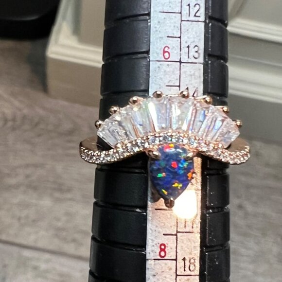 Ring Bomb Party Ring, #4154 ,NWOT, size 7, green gemstone rose gold band - Picture 5 of 6